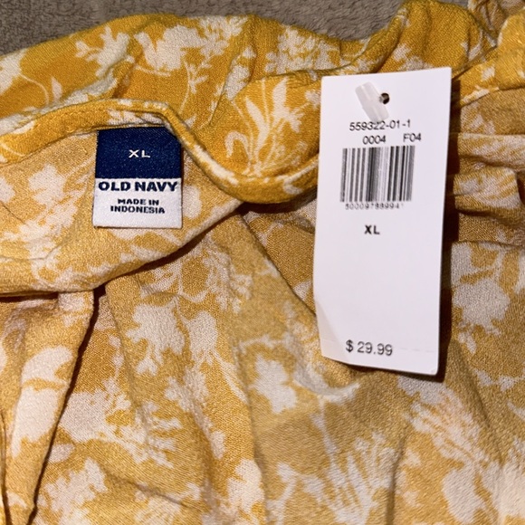 Old Navy yellow floral XL tank top with adjustable straps New - Picture 4 of 5